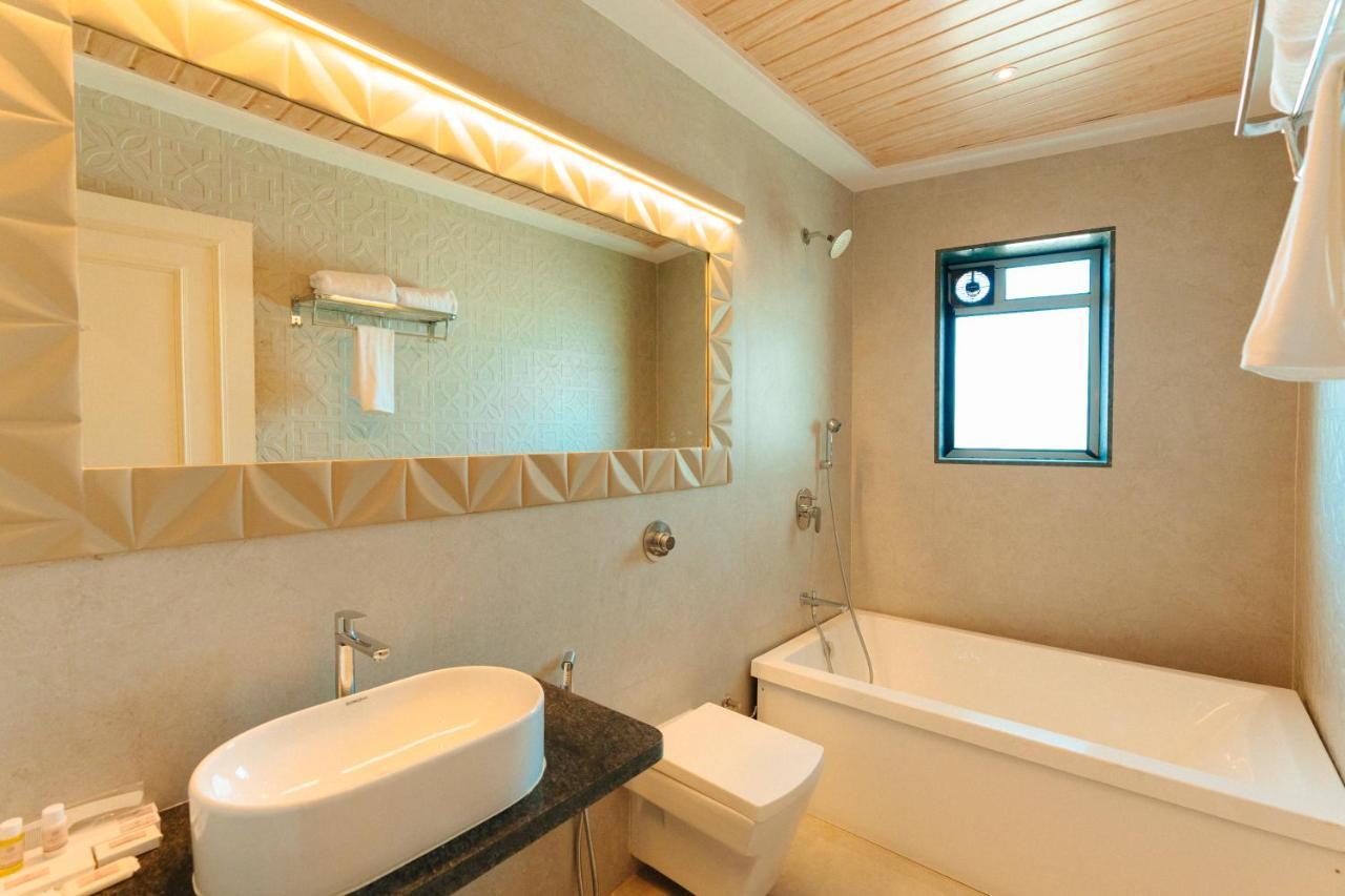 Arnna Hotel - Goregaon Мумбаи Экстерьер фото