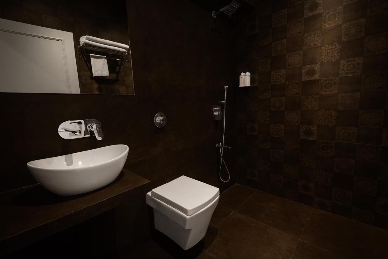 Arnna Hotel - Goregaon Мумбаи Экстерьер фото