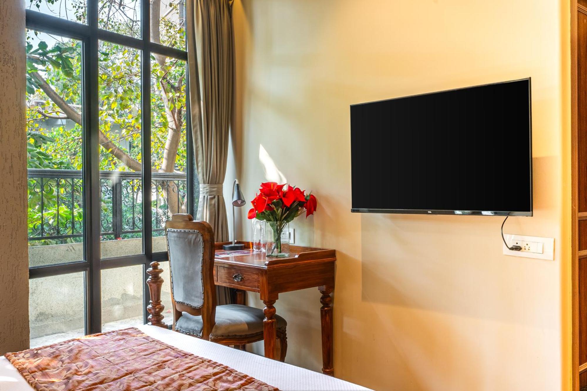 Arnna Hotel - Goregaon Мумбаи Экстерьер фото