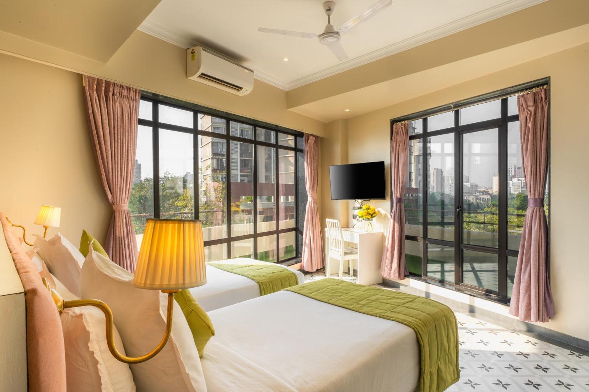Arnna Hotel - Goregaon Мумбаи Экстерьер фото