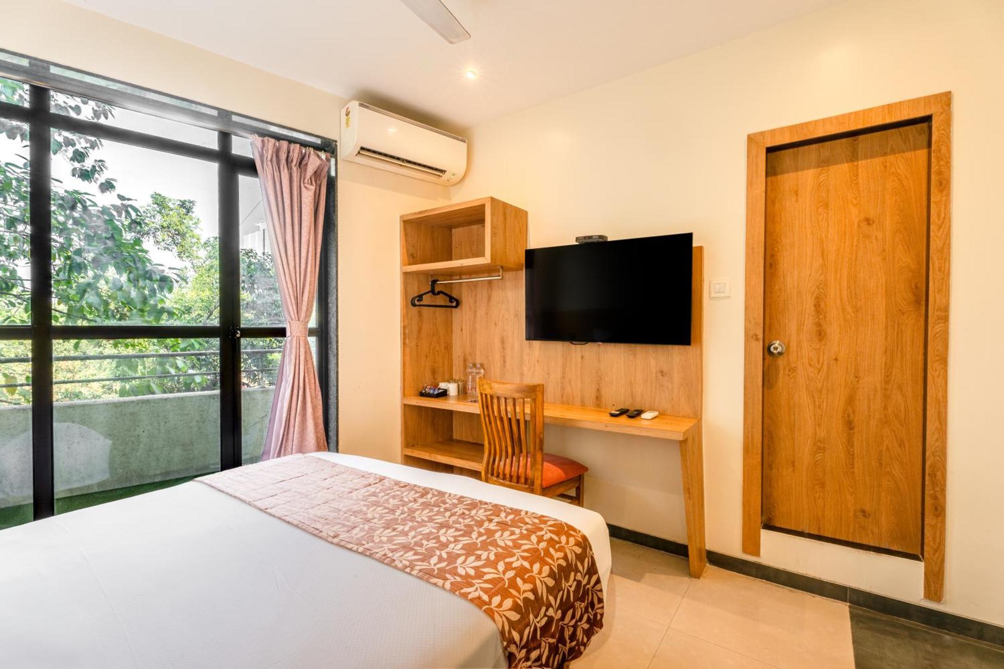 Arnna Hotel - Goregaon Мумбаи Экстерьер фото