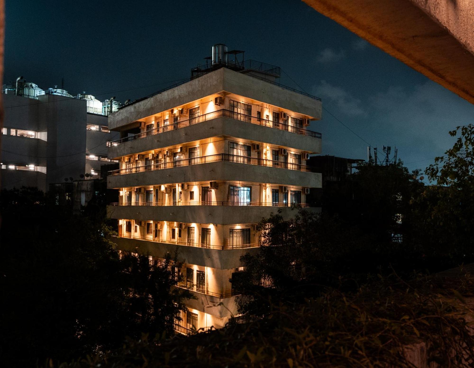Arnna Hotel - Goregaon Мумбаи Экстерьер фото